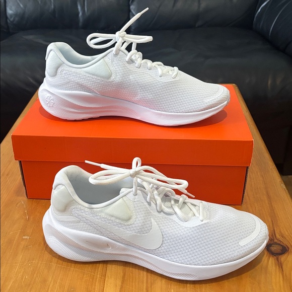 ✔️Size 10 - NWT: NIKE - Women's Revolution 7 Running Shoes - Picture 10 of 13